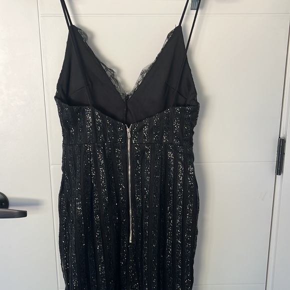 Lil Black dress - Picture 4 of 9